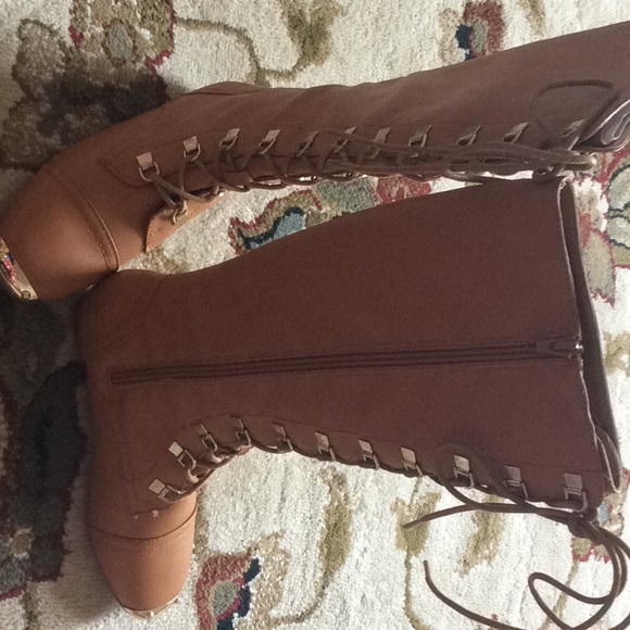 Boots - Picture 3 of 4